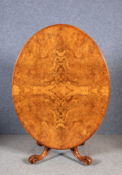 Good Quality Victorian Burr Walnut Dining Centre Table