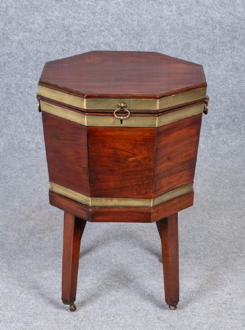George III Mahogany Cellarette