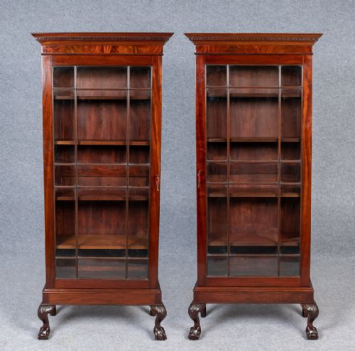 Good Quality Pair of Chippendale Style Bookcases