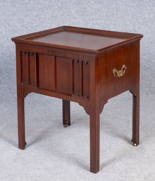 Georgian Mahogany Bedside Cabinet