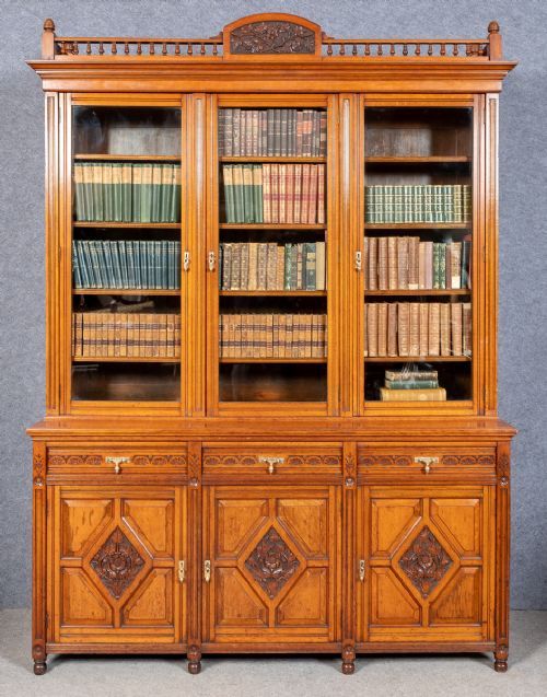 Good Arts and Crafts Oak Bookcase