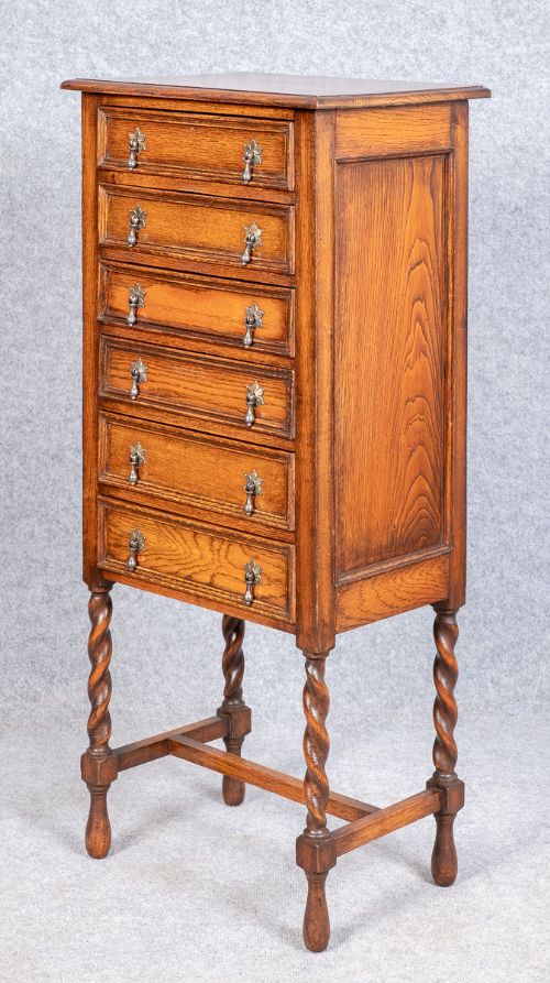Narrow Oak Chest of Drawers