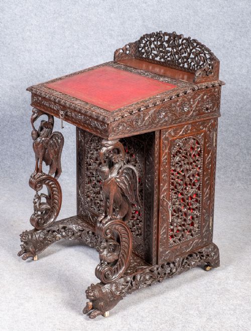 Superb Anglo Indian Padouk Davenport