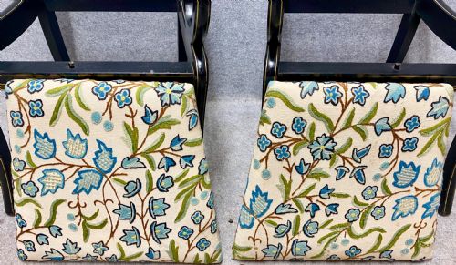 PAIR OF REGENCY STYLE EBONISED GILDED ARMCHAIRS - ADDITIONAL PHOTO 7