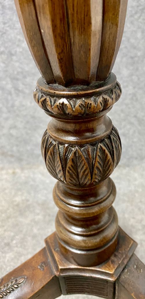 HEPPLEWHITE STYLE OCCASIONAL TABLE - ADDITIONAL PHOTO 3