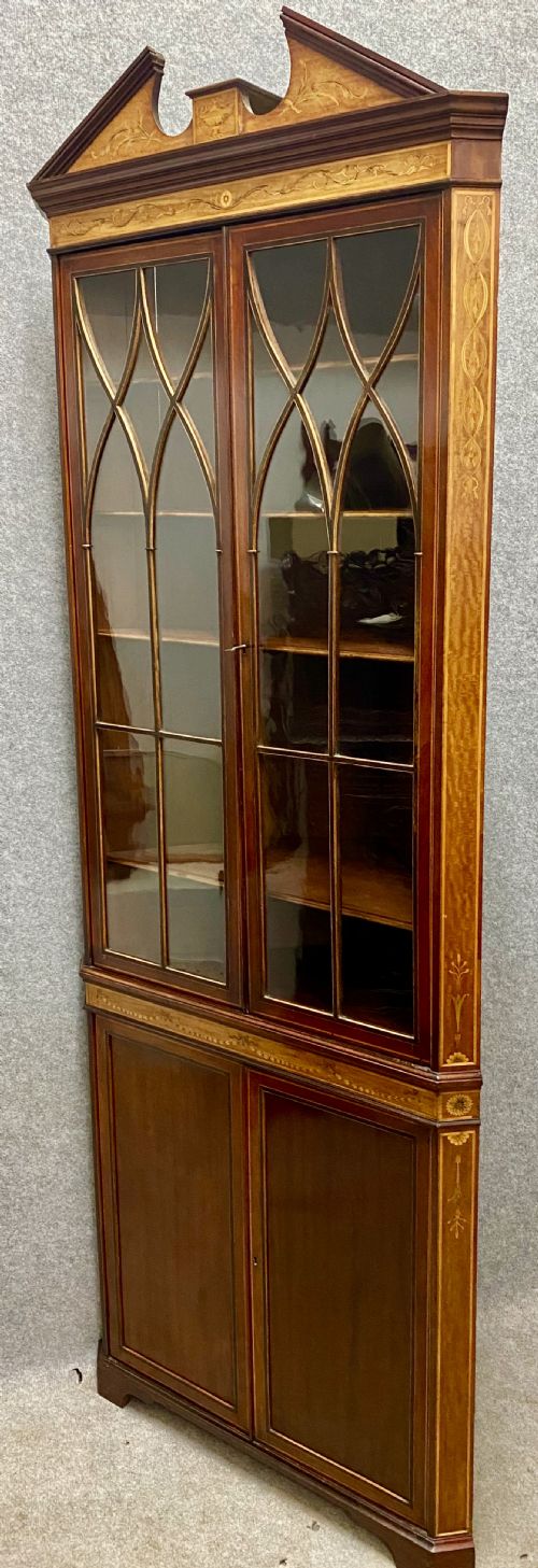 SHERATON REVIVAL MAHOGANY SATINWOOD INLAID CORNER CABINET - ADDITIONAL PHOTO 3