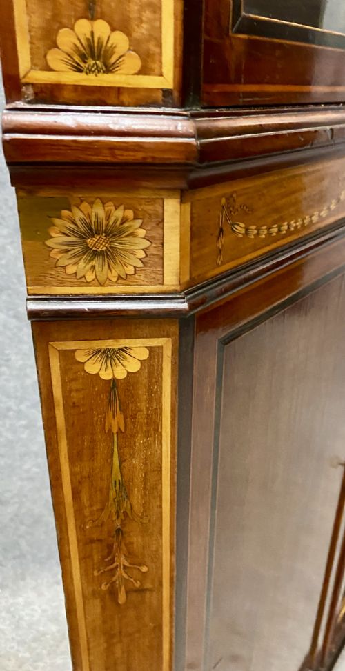 SHERATON REVIVAL MAHOGANY SATINWOOD INLAID CORNER CABINET - ADDITIONAL PHOTO 12