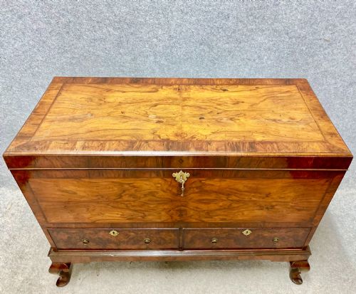 RARE GEORGE I WALNUT CHEST ON STAND - ADDITIONAL PHOTO 2