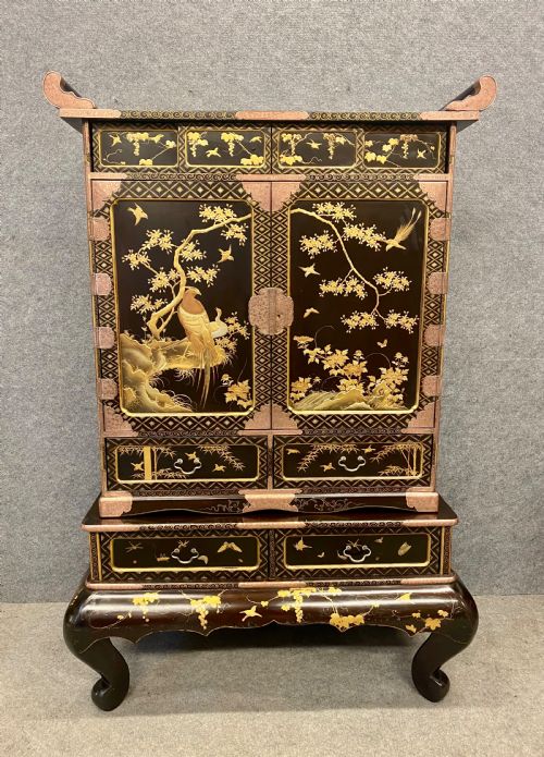 Fine Meiji Period Lacquer Shodana Cabinet