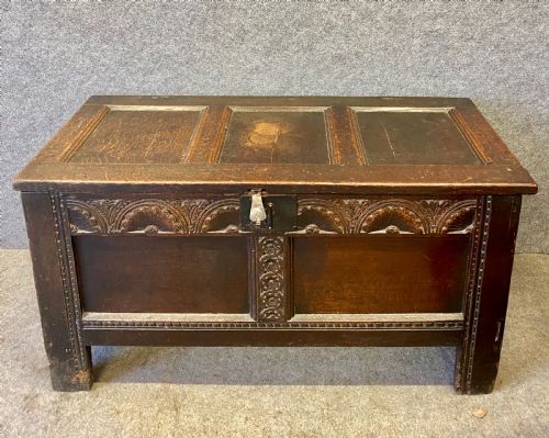 CHARLES II SMALL OAK COFFER - ADDITIONAL PHOTO 4