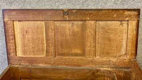 CHARLES II SMALL OAK COFFER - ADDITIONAL PHOTO 8