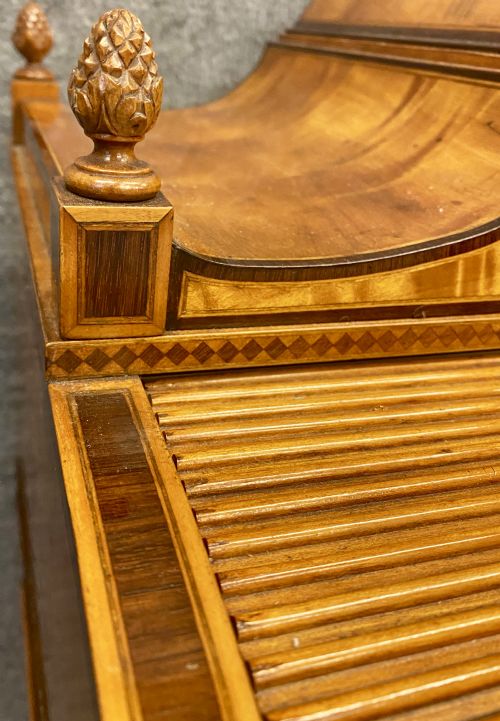 FINE GEORGE III SATINWOOD LADIES DESK - ADDITIONAL PHOTO 4