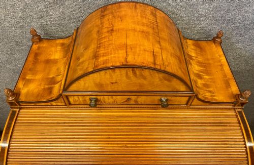 FINE GEORGE III SATINWOOD LADIES DESK - ADDITIONAL PHOTO 5