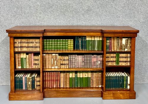 Good 19th.century Mahogany Open Breakfront Bookcase