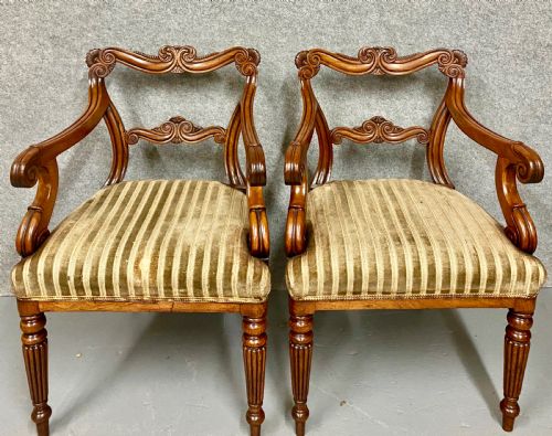 Superb Pair of George III Chairs Attributed to Gillows of Lancaster