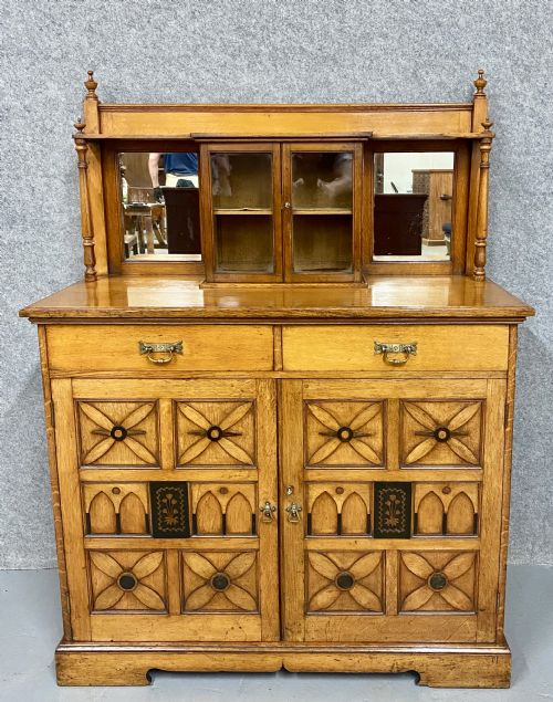 Unusual Arts and Crafts Golden Oak Sideboard