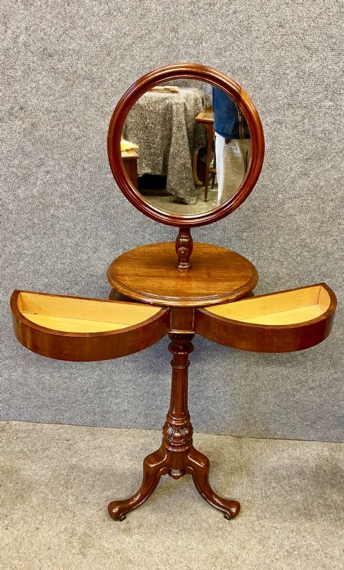 Good Quality Victorian Shaving Stand