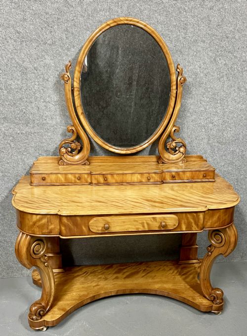 SUPERB VICTORIAN DUCHESS DRESSING TABLE - ADDITIONAL PHOTO 1