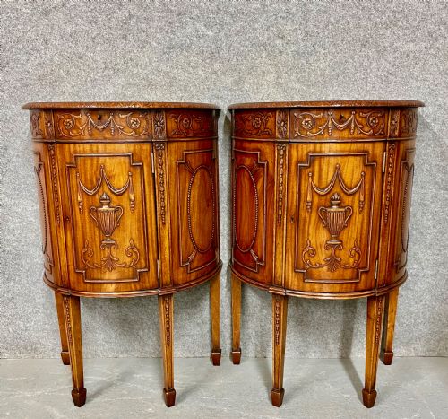 PAIR OF DIMINUTIVE ADAM STYLE CONSOLE SIDE CABINETS - ADDITIONAL PHOTO 1