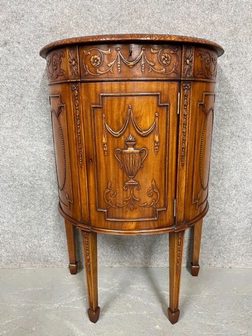 PAIR OF DIMINUTIVE ADAM STYLE CONSOLE SIDE CABINETS - ADDITIONAL PHOTO 2