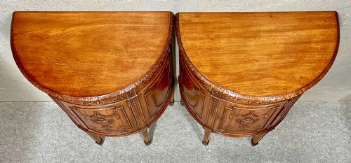 PAIR OF DIMINUTIVE ADAM STYLE CONSOLE SIDE CABINETS - ADDITIONAL PHOTO 4