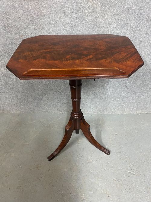 GEORGE III BEAUTIFULLY FIGURED MAHOGANY READING TABLE - ADDITIONAL PHOTO 1