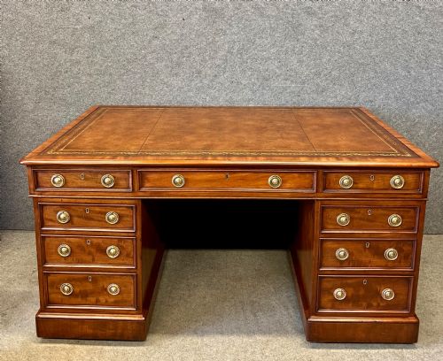 Quality Victorian Mahogany Partners Desk