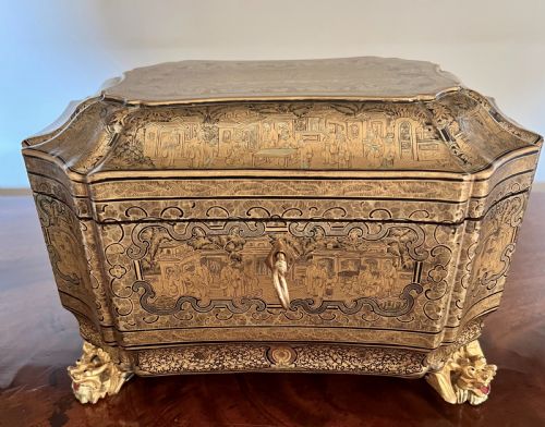 Fine Chinese Export Lacquer Tea Caddy from Lee Ching