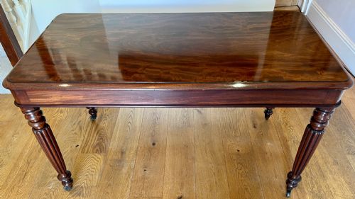 Good Quality Figured Mahogany Gillows Style Sofa Table
