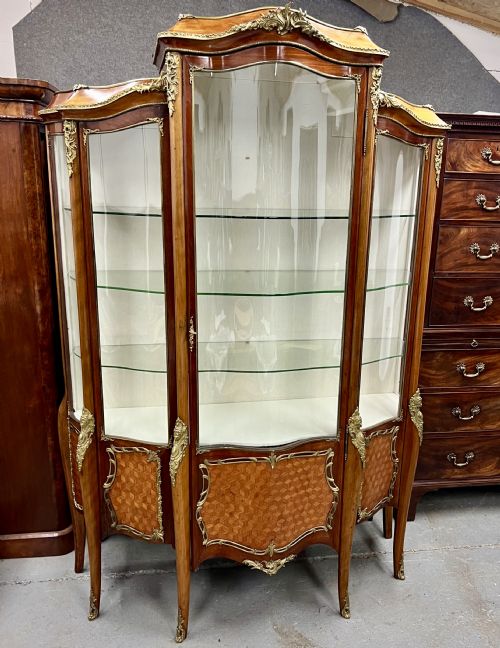 GOOD QUALITY FRENCH VITRINE DISPLAY CABINET - ADDITIONAL PHOTO 1