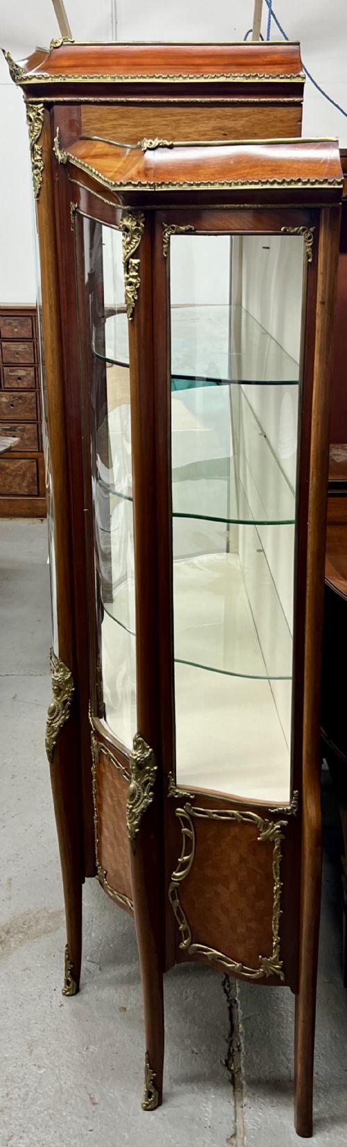 GOOD QUALITY FRENCH VITRINE DISPLAY CABINET - ADDITIONAL PHOTO 2