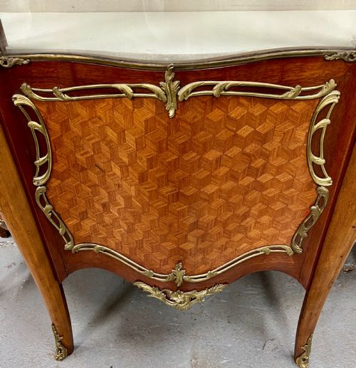 GOOD QUALITY FRENCH VITRINE DISPLAY CABINET - ADDITIONAL PHOTO 8