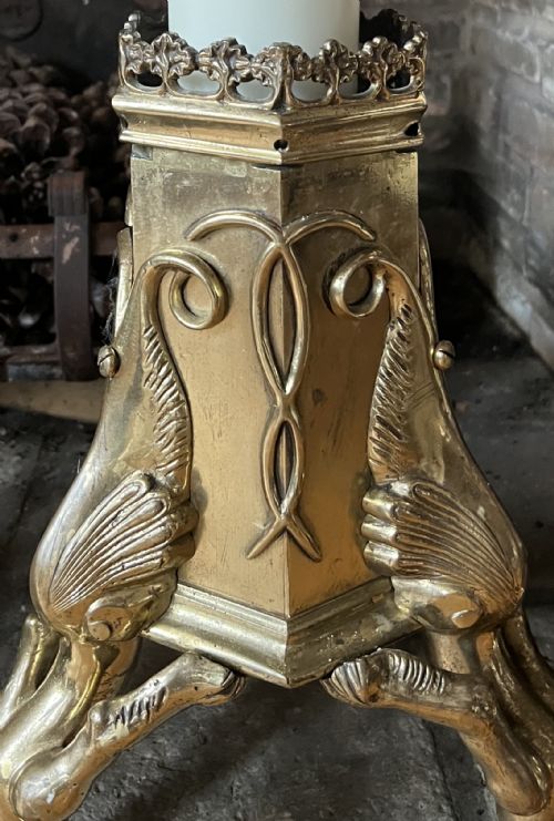 UNUSUAL LARGE SET OF 4 ORNATE BRASS CANDLESTICKS - ADDITIONAL PHOTO 4