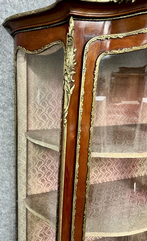 FRENCH VERNE MARTIN STYLE VITRINE DISPLAY CABINET - ADDITIONAL PHOTO 8