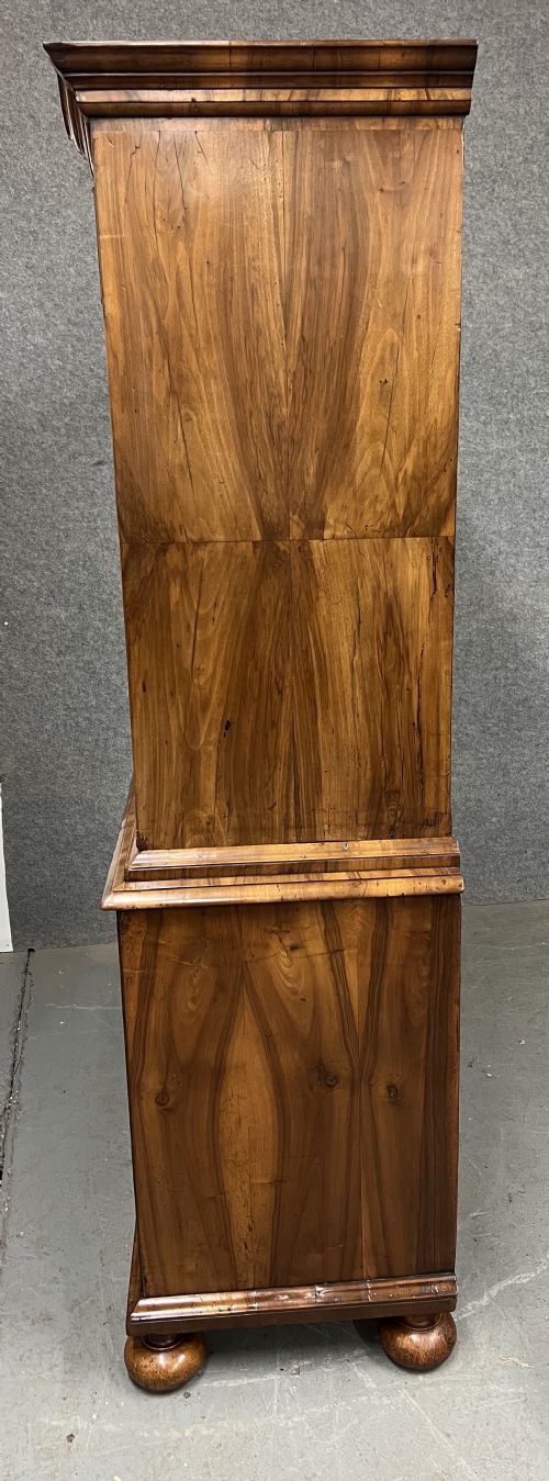 AN UNUSUAL WILLIAM AND MARY PERIOD FIGURED WALNUT ESCRITOIRE - ADDITIONAL PHOTO 11