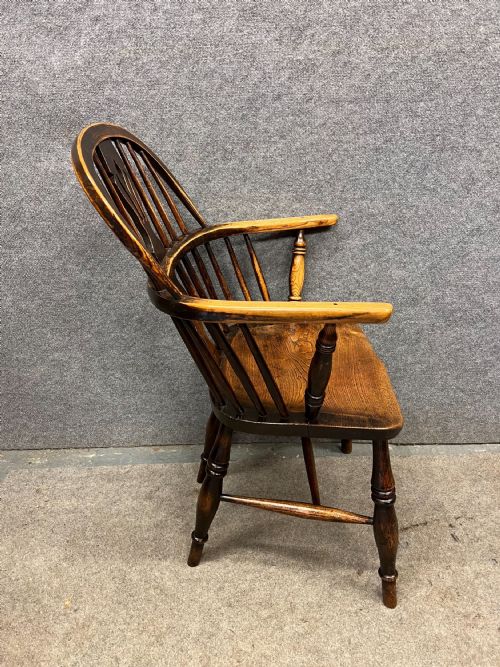 ANTIQUE WINDSOR ARMCHAIR - ADDITIONAL PHOTO 2