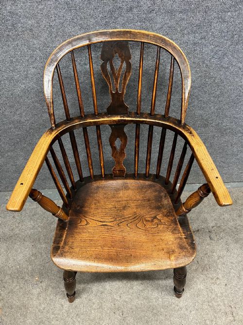 ANTIQUE WINDSOR ARMCHAIR - ADDITIONAL PHOTO 4