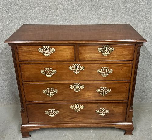 Good George III Mahogany Chest of Drawers
