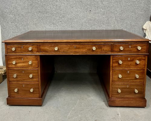Good Quality 19th.century Mahogany Partners Desk