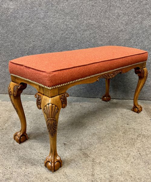 GOOD ANTIQUE WALNUT CLAW BALL WINDOW SEAT - ADDITIONAL PHOTO 2