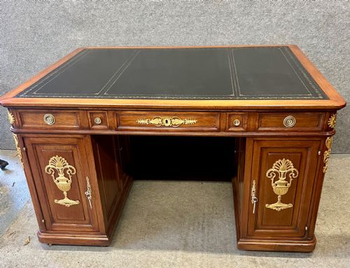 STUNNING LARGE ANTIQUE FRENCH MAHOGANY ORMOLU MOUNTED DESK - ADDITIONAL PHOTO 7
