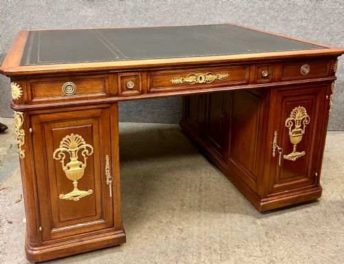 STUNNING LARGE ANTIQUE FRENCH MAHOGANY ORMOLU MOUNTED DESK - ADDITIONAL PHOTO 10