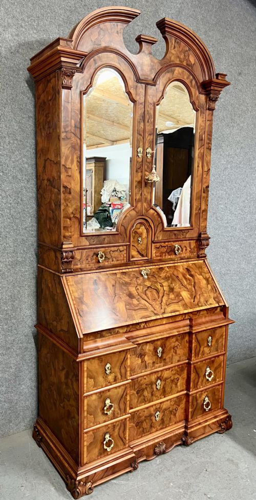 large 18thcentury style bureau cabinet - CATEGORY: ANTIQUE BUREAU - DATED 1920