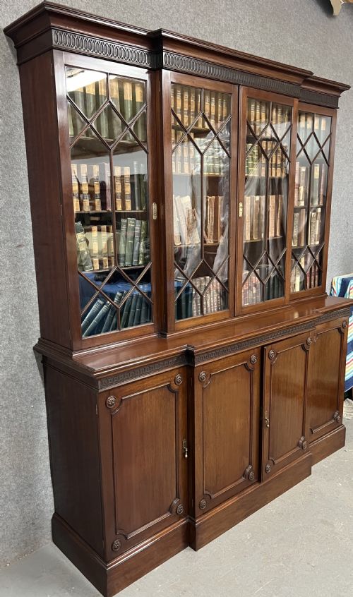 MAHOGANY CHIPPENDALE STYLE BREAKFRONT BOOKCASE - ADDITIONAL PHOTO 8