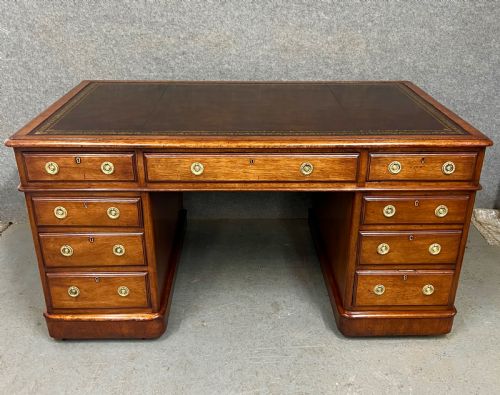 Victorian Good Quality 5ft. X 3ft. Mahogany Desk