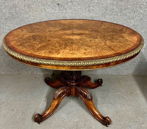 FINE VICTORIAN MEDIUM SIZE CENTRE TABLE