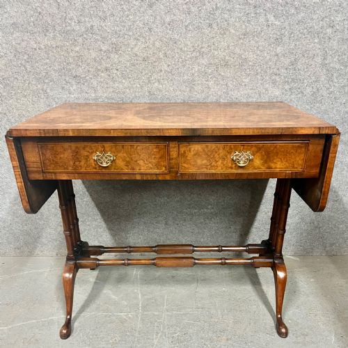 Good Quality Queen Anne Style Burr Walnut Sofa Table