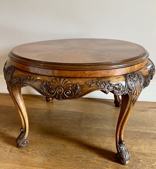 SUPERB CIRCULAR FIGURED WALNUT COFFEE TABLE - ADDITIONAL PHOTO 2