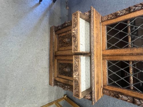 AN IMPRESSIVE 19THC CARVED OAK BOOKCASE - ADDITIONAL PHOTO 5