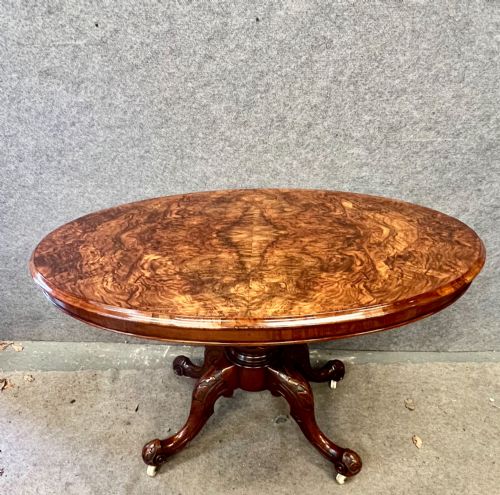 Small Victorian Beautifully Figured Walnut Oval Loo Centre or Dining Table